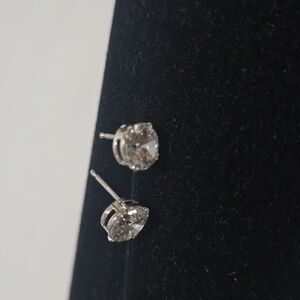 14k White Gold Stud Earrings